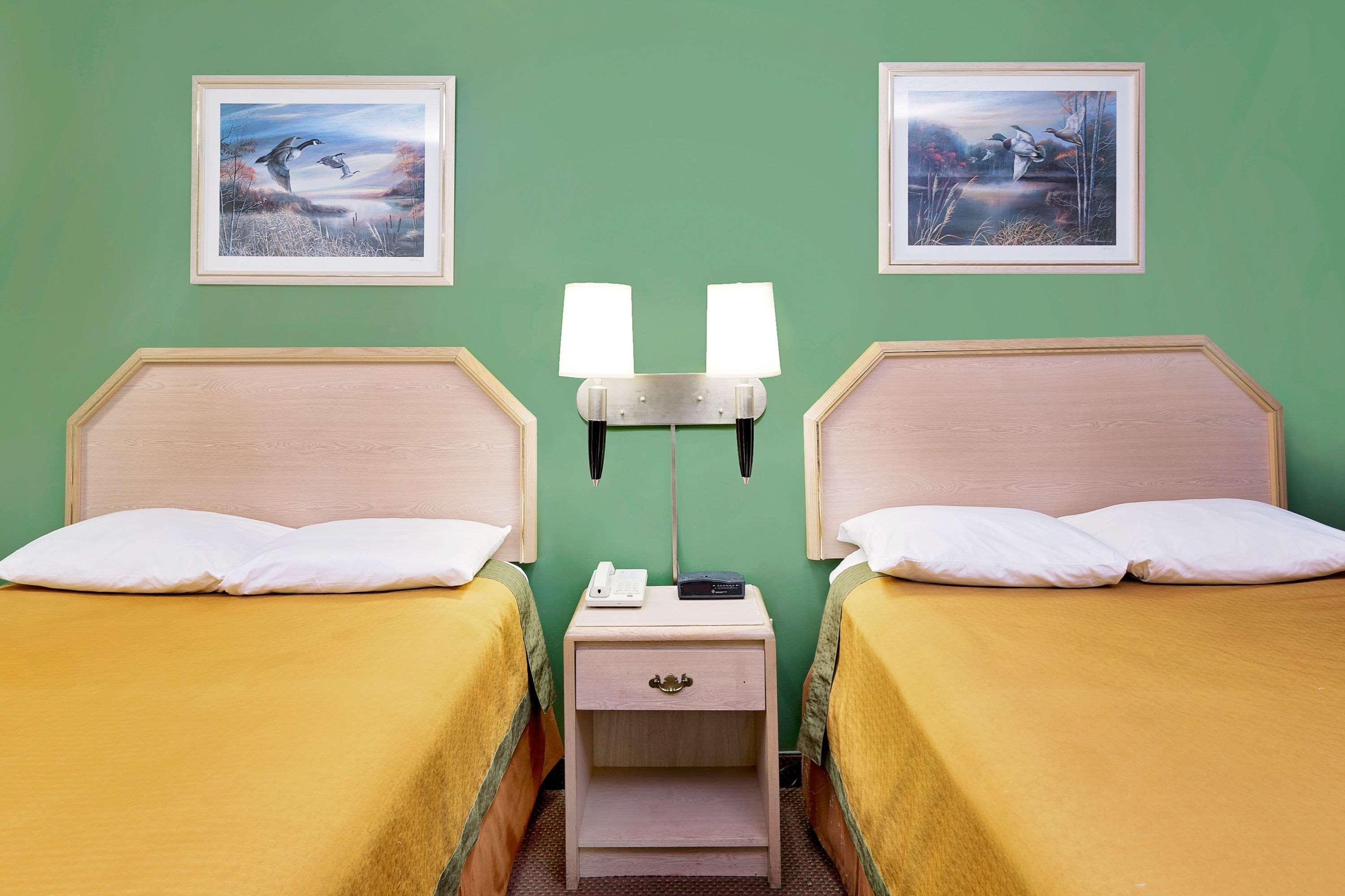 Super 8 By Wyndham Kosciusko Motel Екстериор снимка