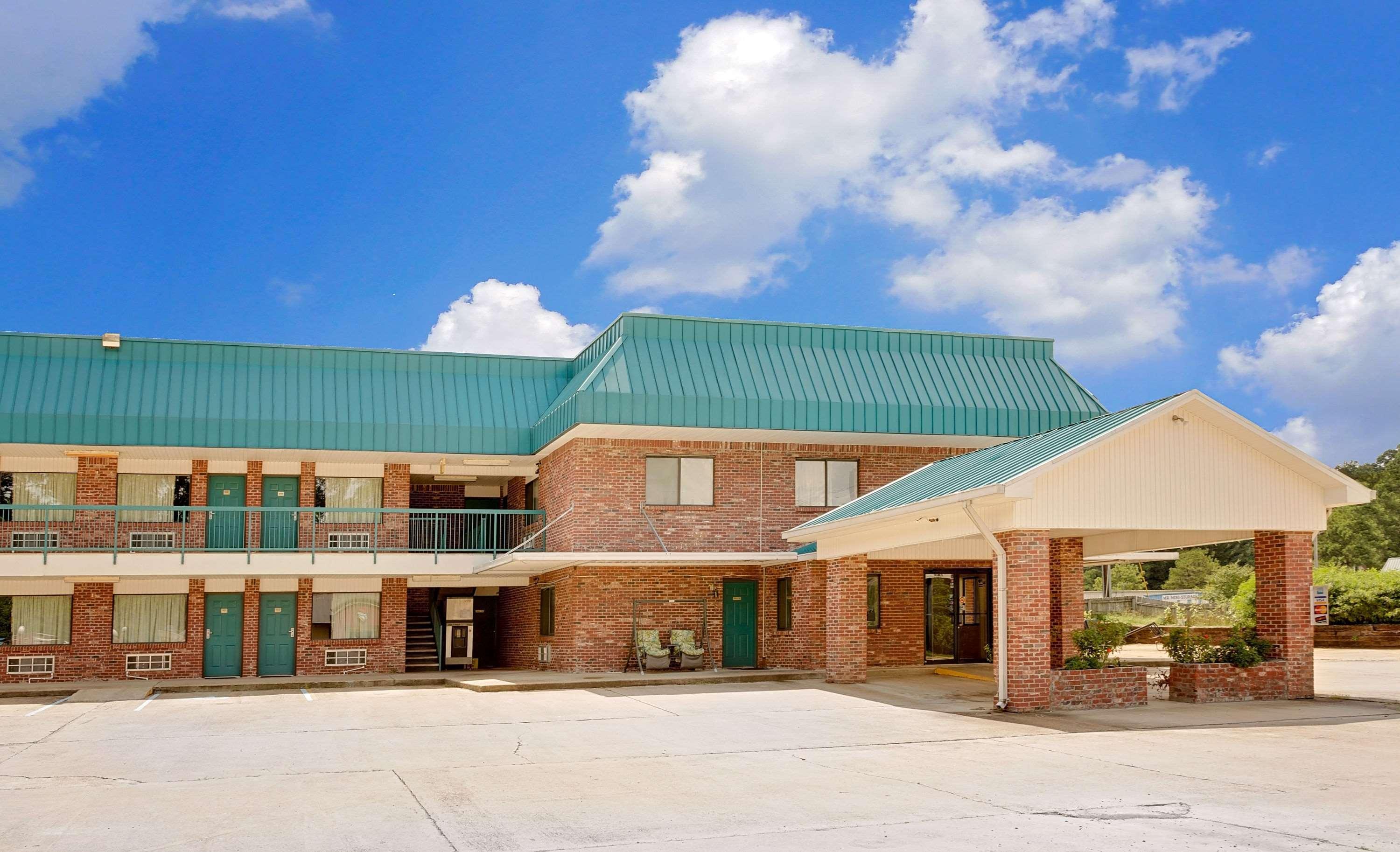Super 8 By Wyndham Kosciusko Motel Екстериор снимка