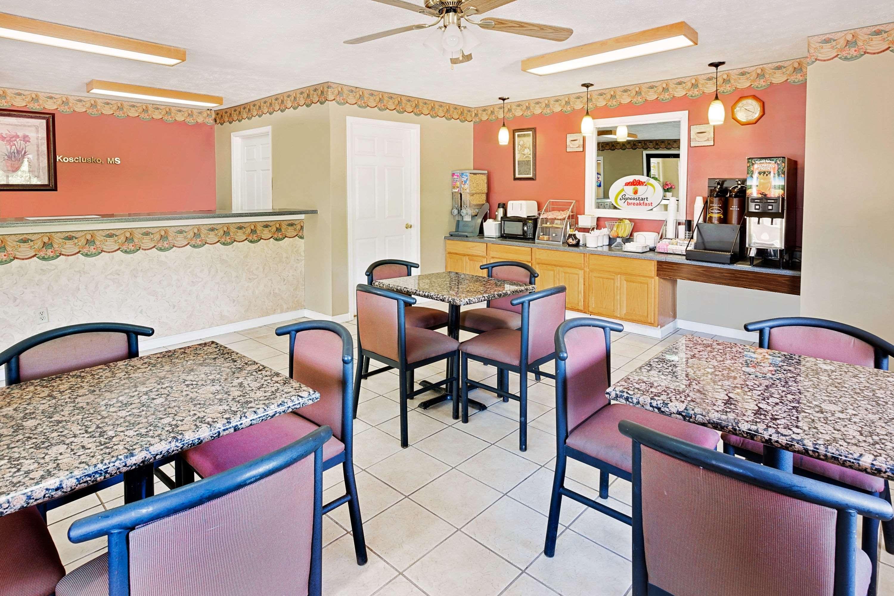 Super 8 By Wyndham Kosciusko Motel Екстериор снимка