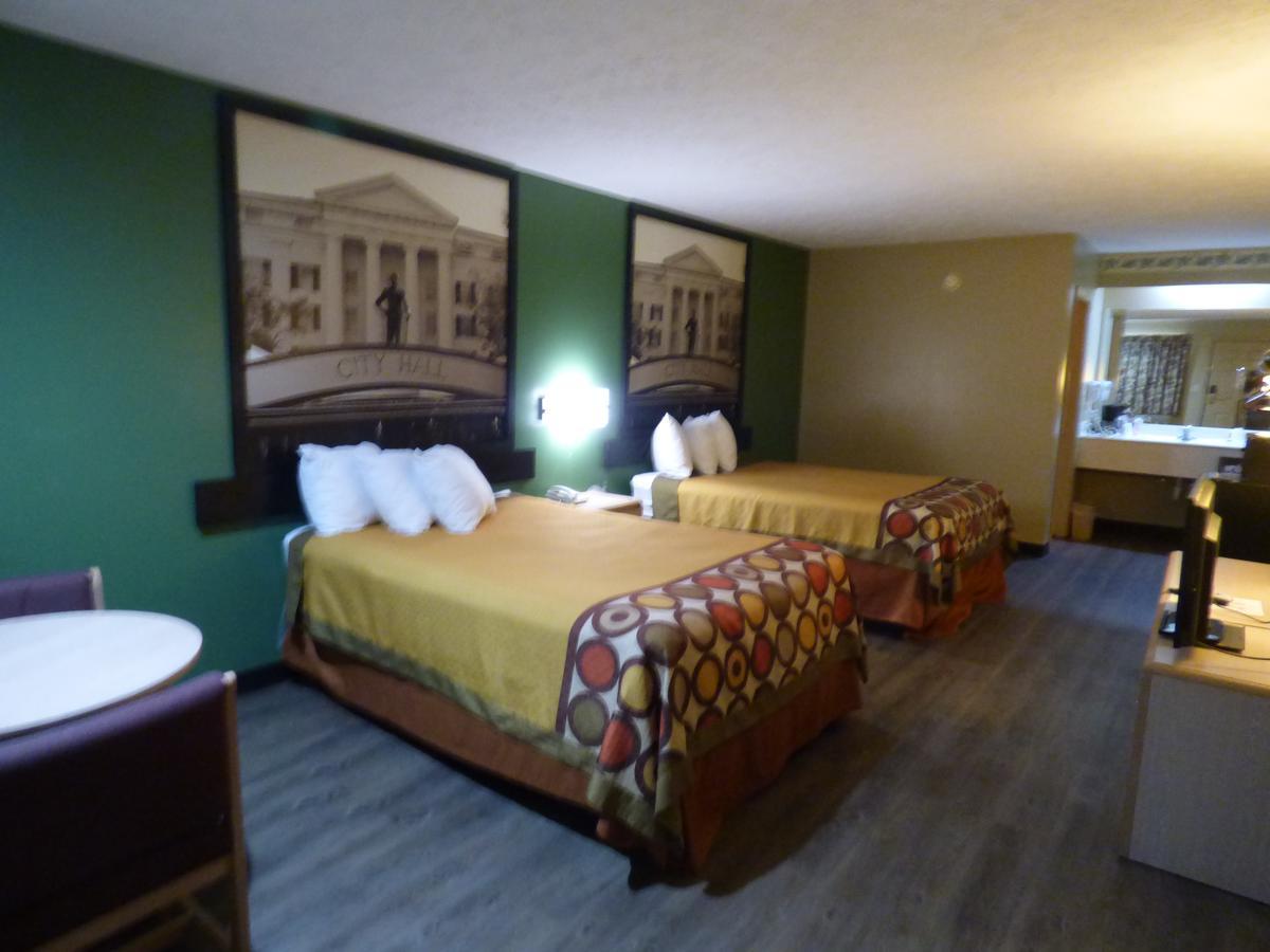 Super 8 By Wyndham Kosciusko Motel Екстериор снимка