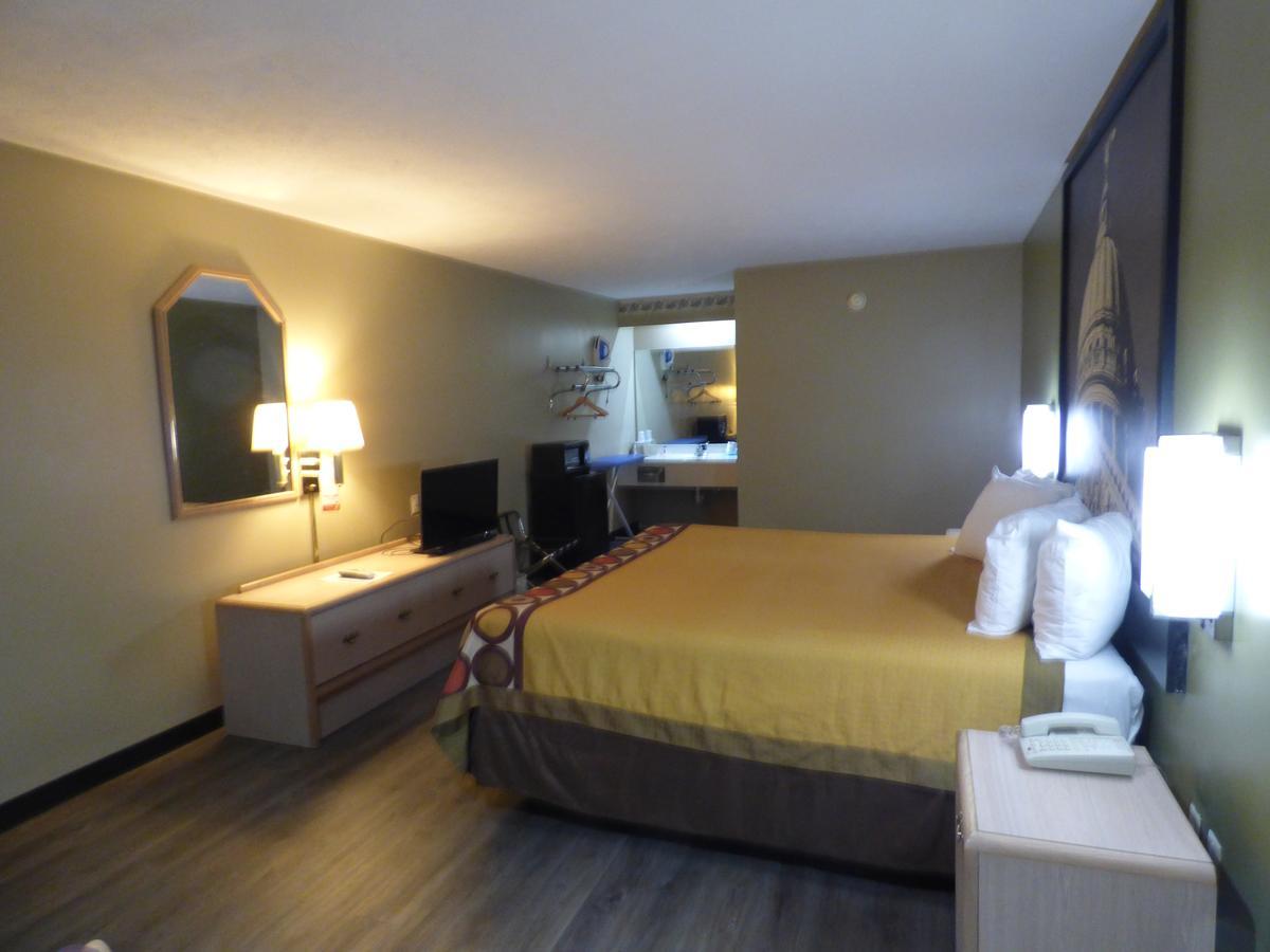 Super 8 By Wyndham Kosciusko Motel Екстериор снимка