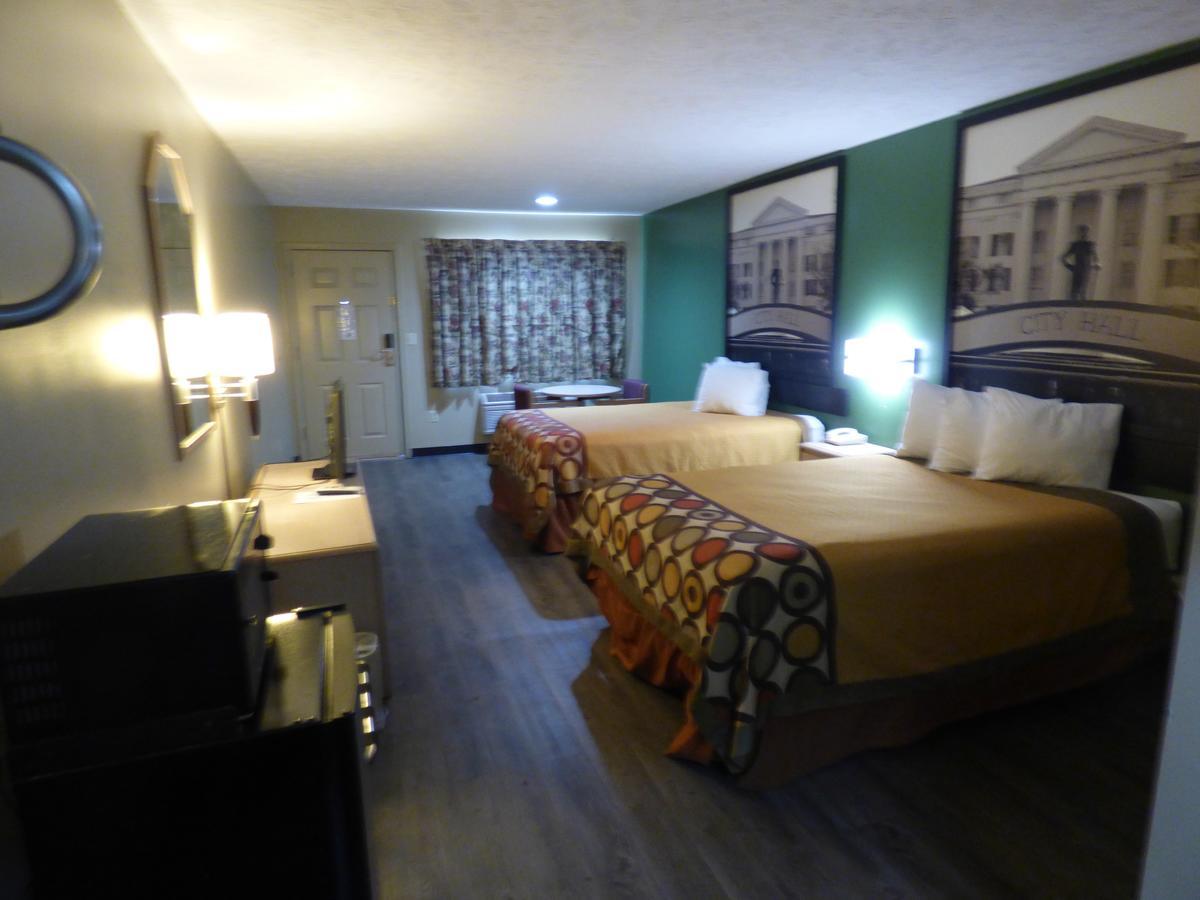 Super 8 By Wyndham Kosciusko Motel Екстериор снимка