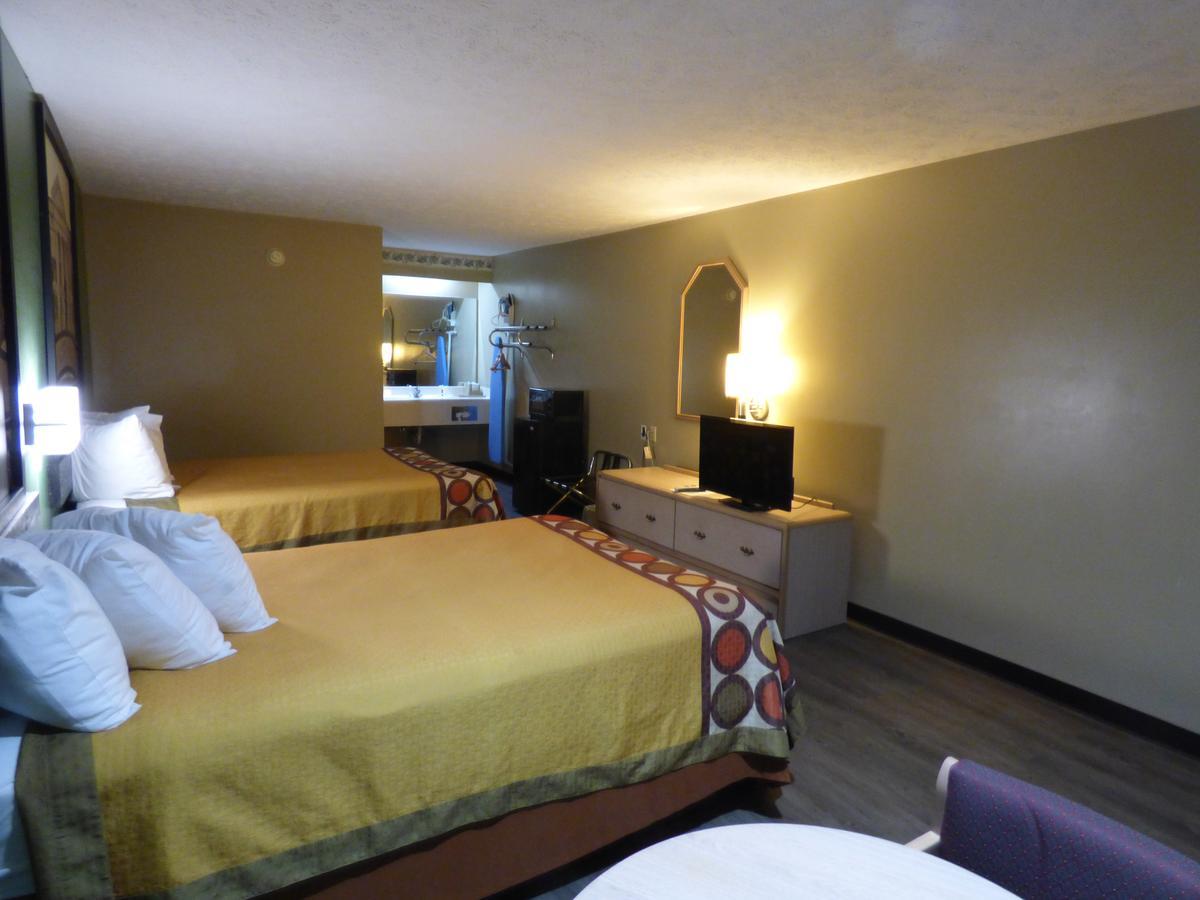 Super 8 By Wyndham Kosciusko Motel Екстериор снимка